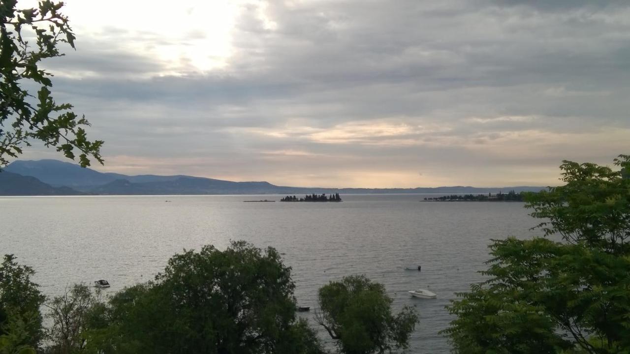 Note Di Lago Manerba del Garda Luaran gambar