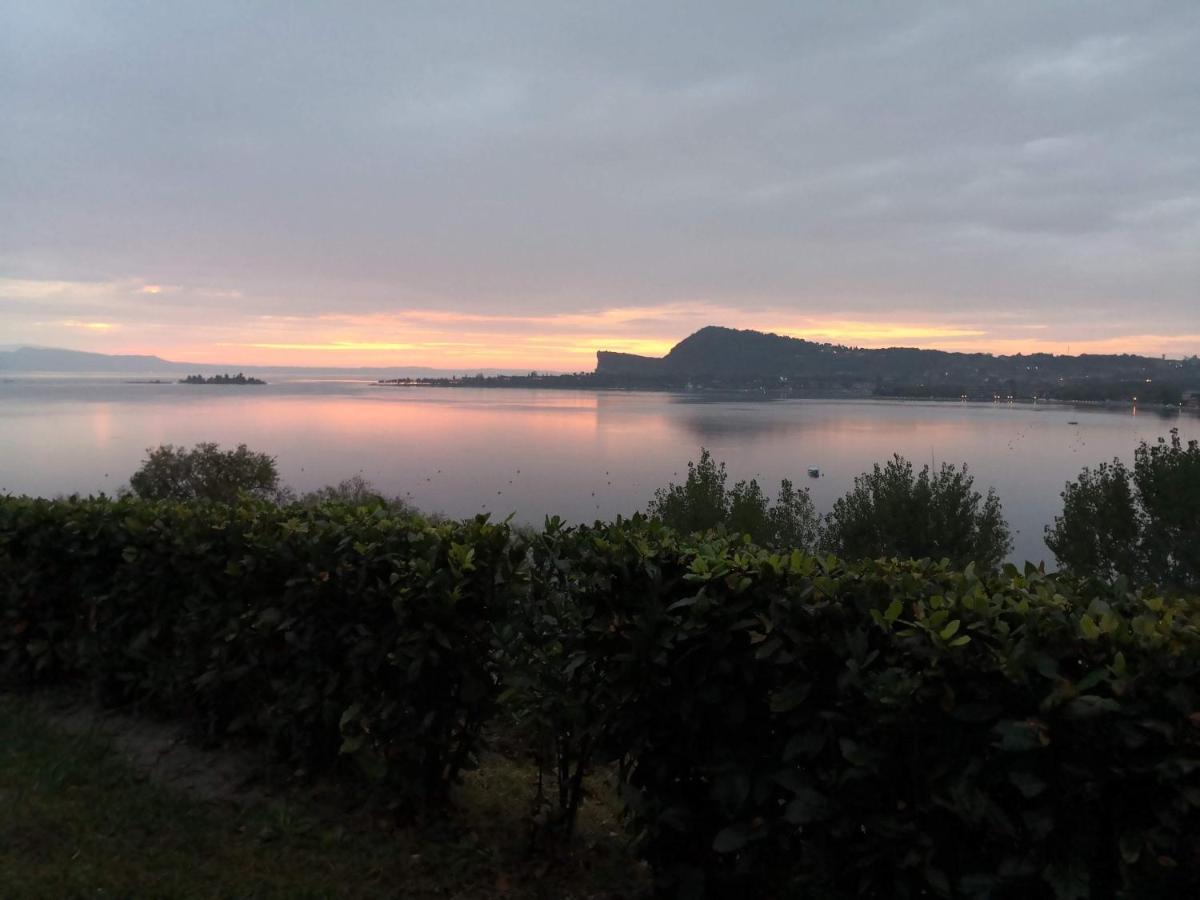 Note Di Lago Manerba del Garda Luaran gambar