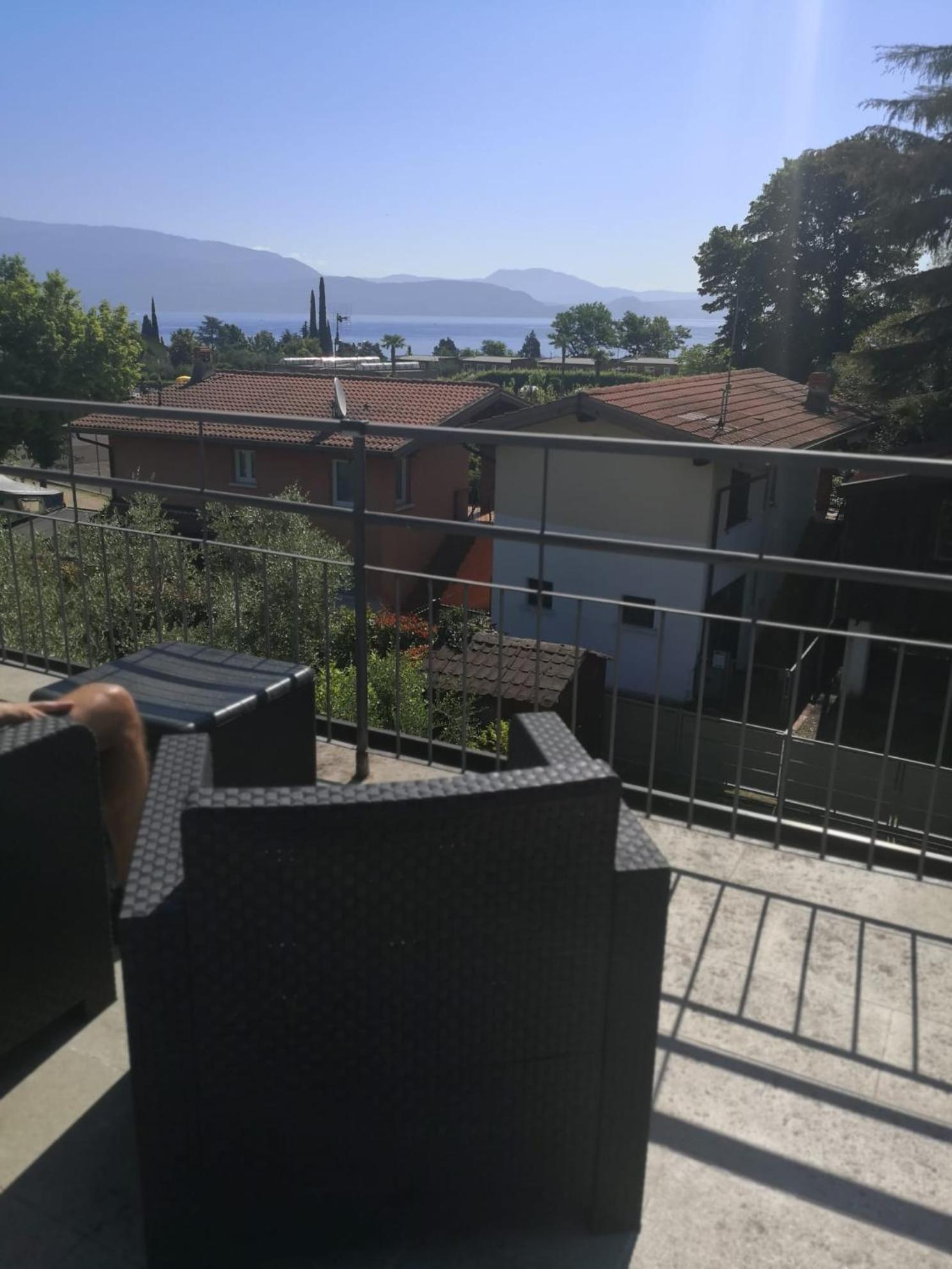 Note Di Lago Manerba del Garda Luaran gambar